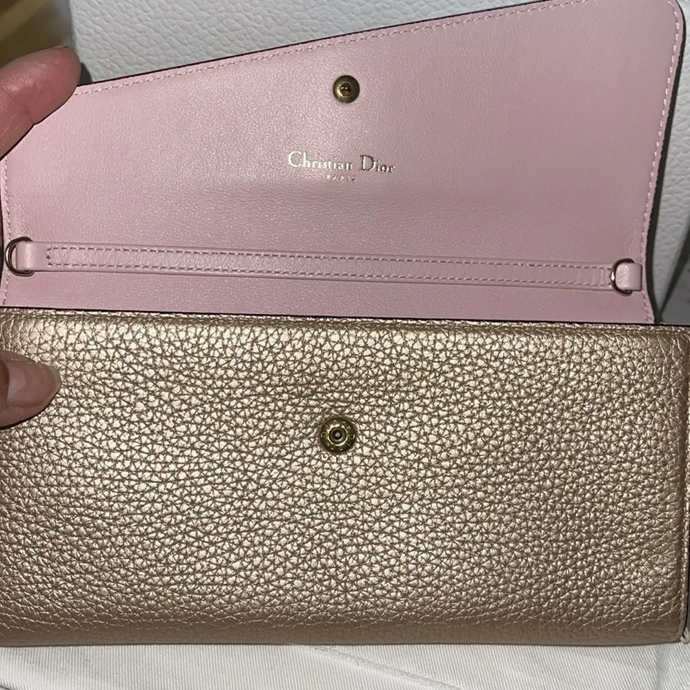 Preloved Christain Dior wallet on chain